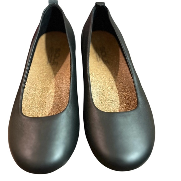 Sole By District Recork Slip On Grace Flats Black Leather Carbon Negative US 8W - Picture 2 of 11